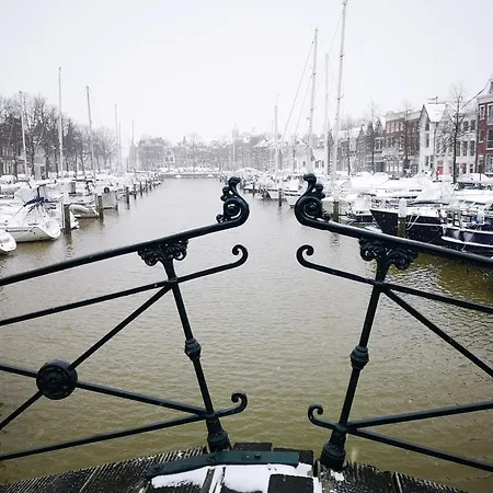 Historic Townhouse 5 Bedrooms Dordrecht