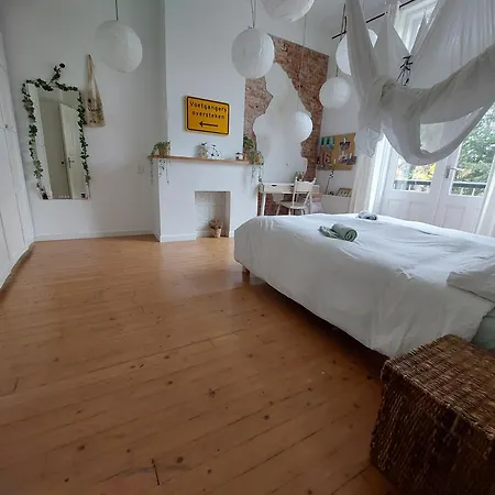 Historic Townhouse 5 Bedrooms * Dordrecht